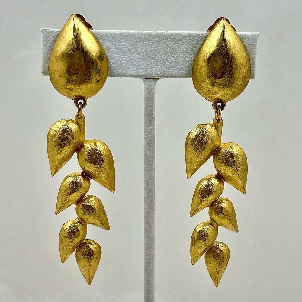 ANTIGONA Paris Vintage Drop Leaf Earrings - Matte Gold